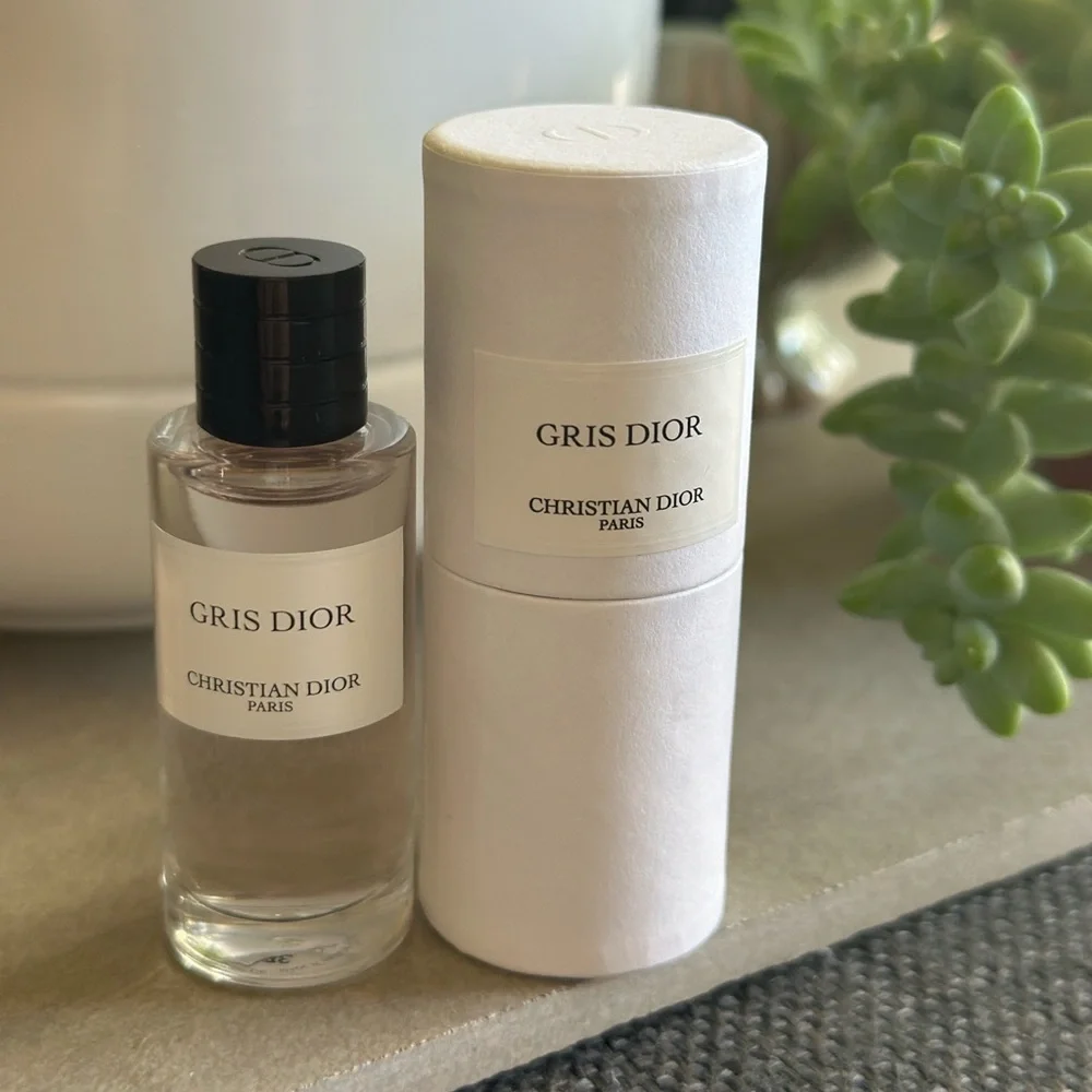 NEW Christian Dior Gris Dior Eau de Parfum 7.5ML (Sample Size) - Picture 2 of 3